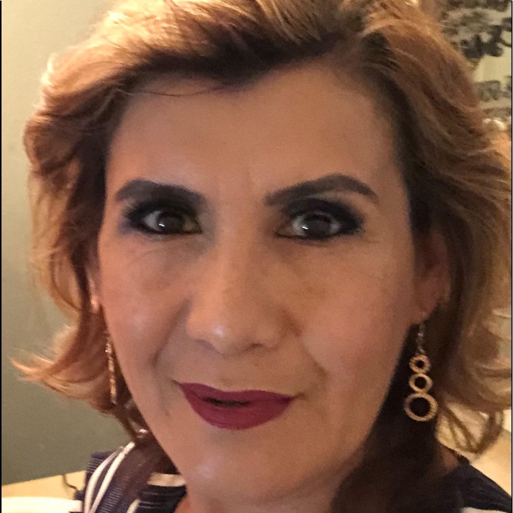 Meet your Posher, Imelda